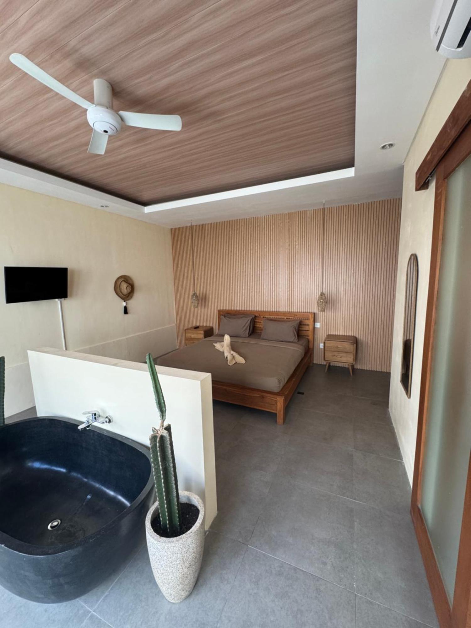 Kiki Village Bathtub Canggu Extérieur photo